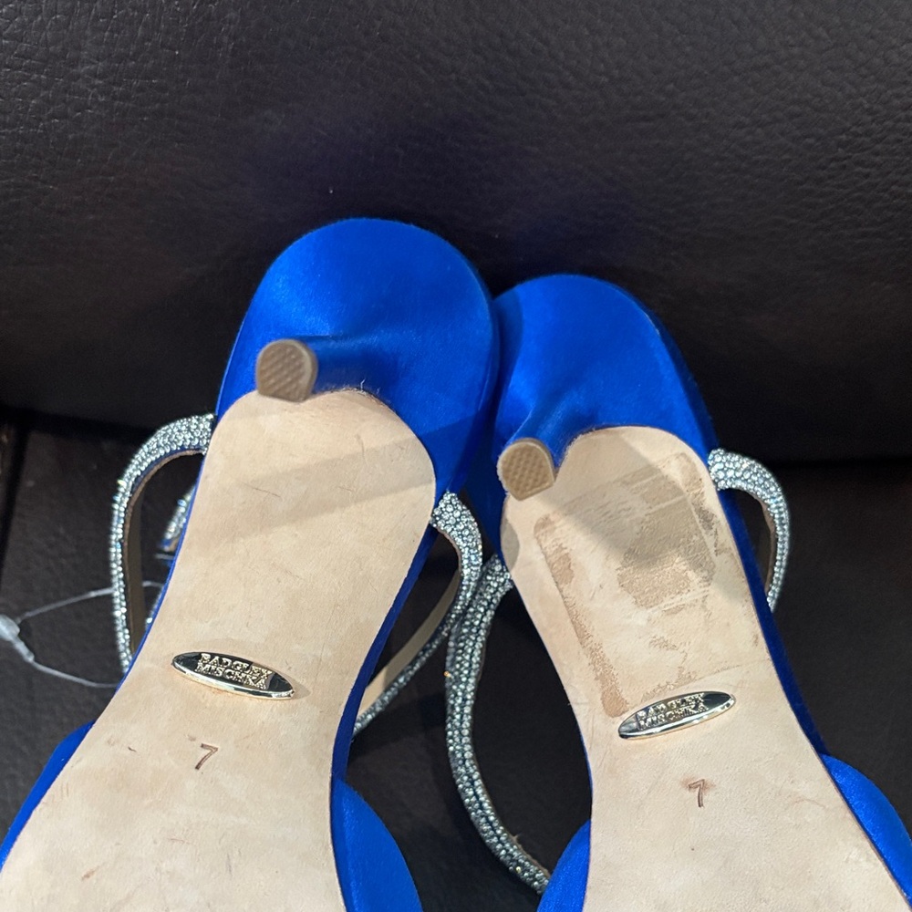 Badgley Mischka Jasmine Pointed Toe Pump - Picture 6 of 8